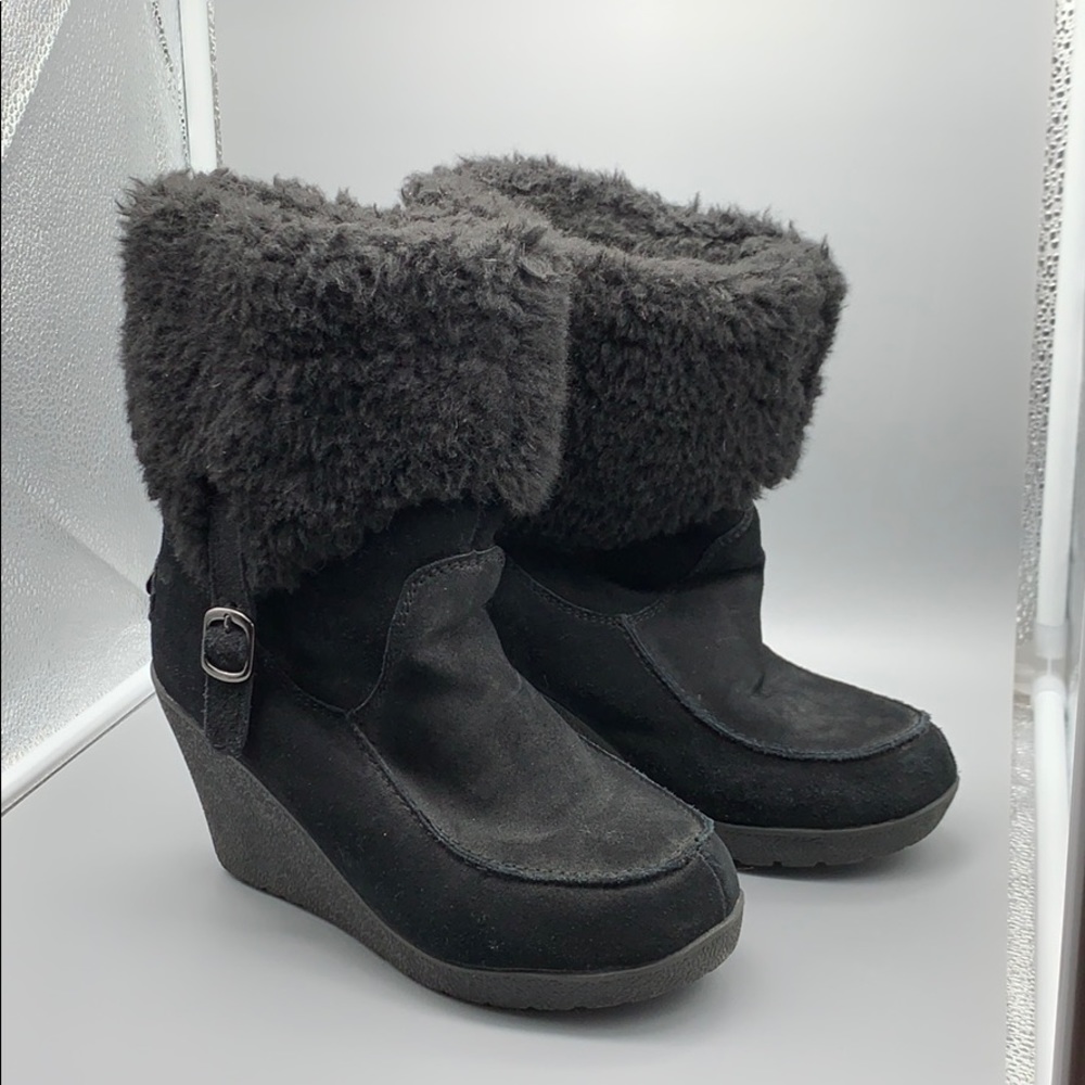 Bearpaw wedge boots